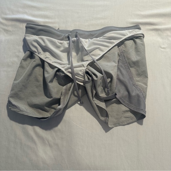 Under Armour Athletic Shorts Women’s Size Small - Picture 5 of 7